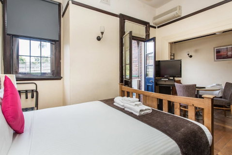 Sydney Harbour Bed And Breakfast - Sunshine Coast Tourism 18