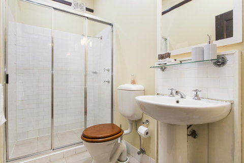 Sydney Harbour Bed And Breakfast - Sunshine Coast Tourism 36