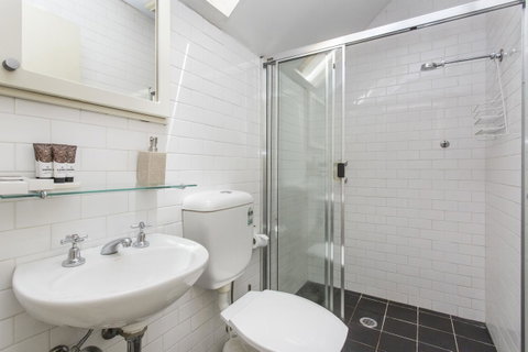 Sydney Harbour Bed And Breakfast - Sunshine Coast Tourism 35