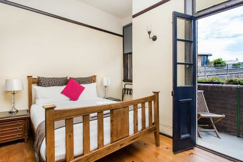 Sydney Harbour Bed And Breakfast - Sunshine Coast Tourism 21