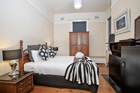 Sydney Harbour Bed And Breakfast - Sunshine Coast Tourism 3