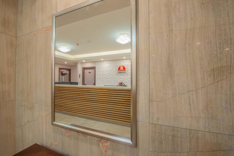 Megaboom City Hotel - Sunshine Coast Tourism 10