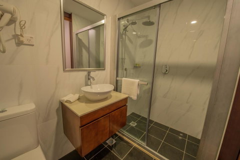 Megaboom City Hotel - Sunshine Coast Tourism 32