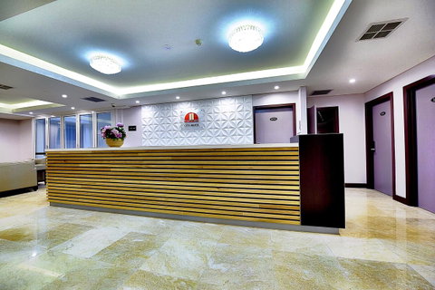 Megaboom City Hotel - Sunshine Coast Tourism 7