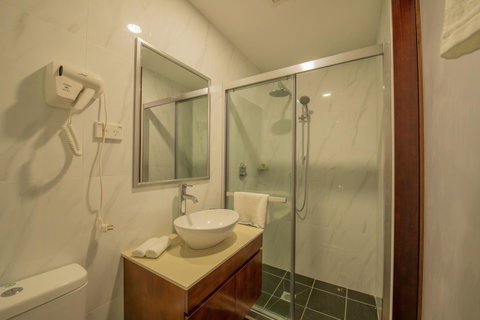 Megaboom City Hotel - Sunshine Coast Tourism 25