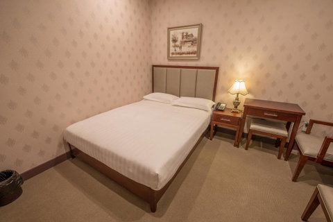 Megaboom City Hotel - Sunshine Coast Tourism 9