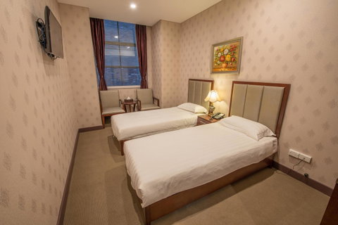 Megaboom City Hotel - Sunshine Coast Tourism 21