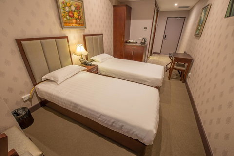 Megaboom City Hotel - Sunshine Coast Tourism 26