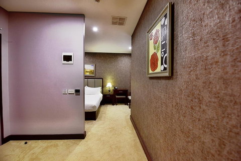 Megaboom City Hotel - Sunshine Coast Tourism 40