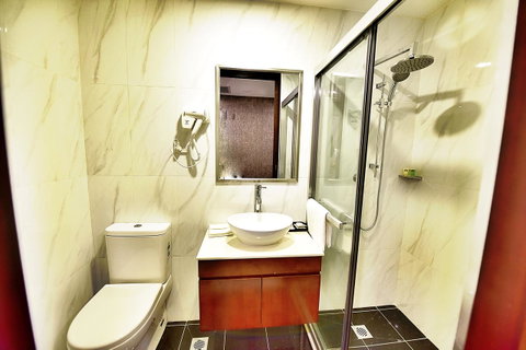 Megaboom City Hotel - Sunshine Coast Tourism 12