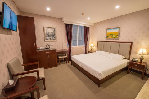 Megaboom City Hotel - Sunshine Coast Tourism 1