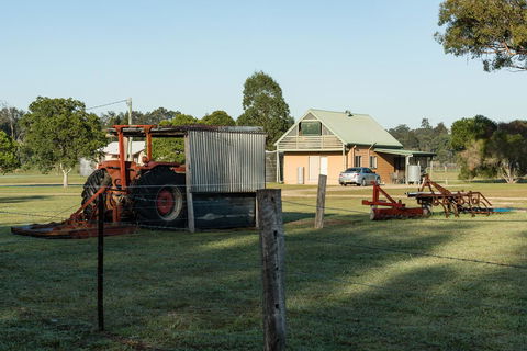 Madigan Wine Country Cottages - Sunshine Coast Tourism 28
