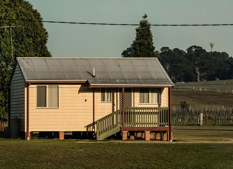 Madigan Wine Country Cottages - Sunshine Coast Tourism 34