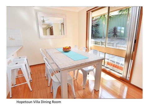 Hopetoun Villa - Sunshine Coast Tourism 9
