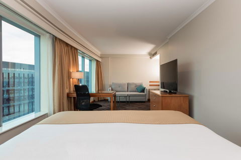 Crowne Plaza Sydney Airport, An IHG Hotel - Holiday Sunshine Coast 18