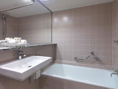 Crowne Plaza Sydney Airport, An IHG Hotel - Holiday Sunshine Coast 22