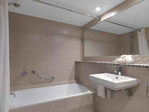 Crowne Plaza Sydney Airport, An IHG Hotel - Holiday Sunshine Coast 26