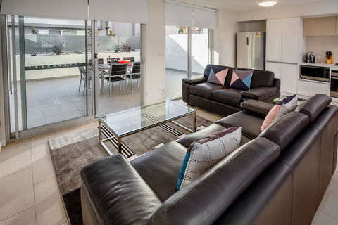 Hamilton Executive Apartments - Sunshine Coast Tourism 23