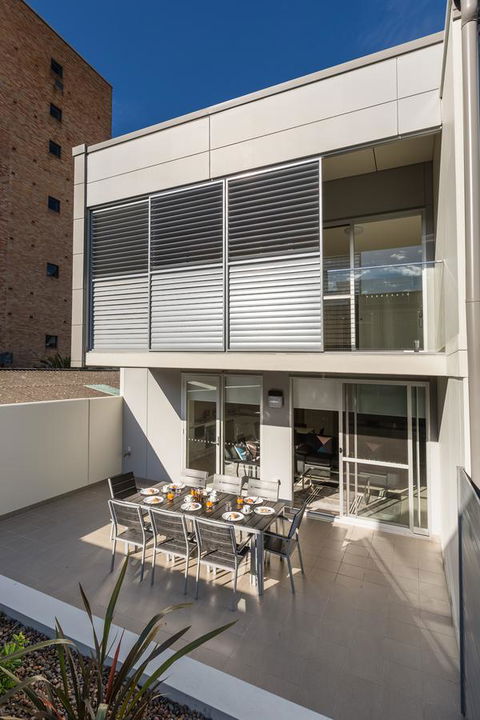 Hamilton Executive Apartments - Sunshine Coast Tourism 2
