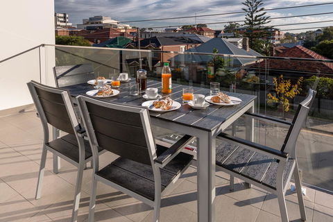Hamilton Executive Apartments - Sunshine Coast Tourism 1