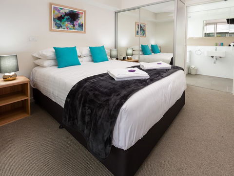 Hamilton Executive Apartments - Sunshine Coast Tourism 13