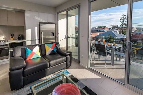 Hamilton Executive Apartments - Sunshine Coast Tourism 8