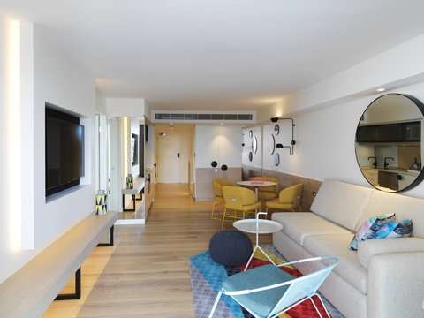 QT Bondi - Holiday Sunshine Coast 9