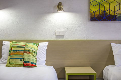 Boomerang Hotel - Sunshine Coast Tourism 16