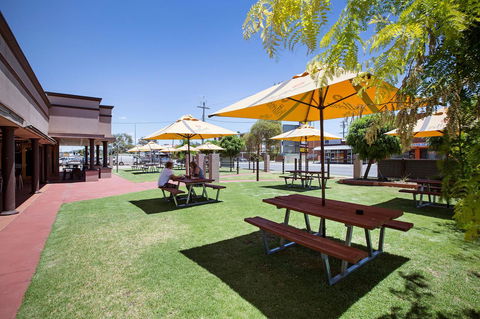 Boomerang Hotel - Sunshine Coast Tourism 7