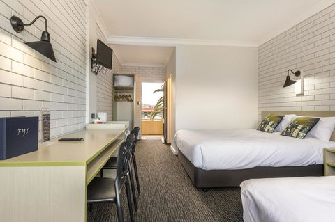 Boomerang Hotel - Sunshine Coast Tourism 29