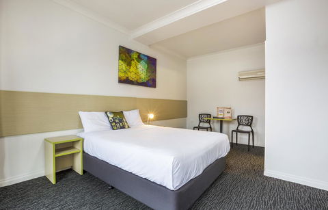 Boomerang Hotel - Sunshine Coast Tourism 15