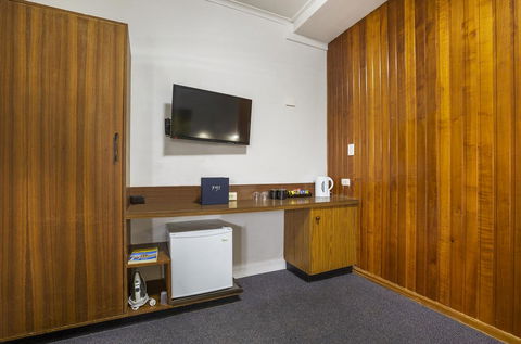 Boomerang Hotel - Sunshine Coast Tourism 18