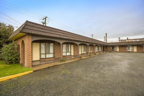 Boomerang Hotel - Sunshine Coast Tourism 24