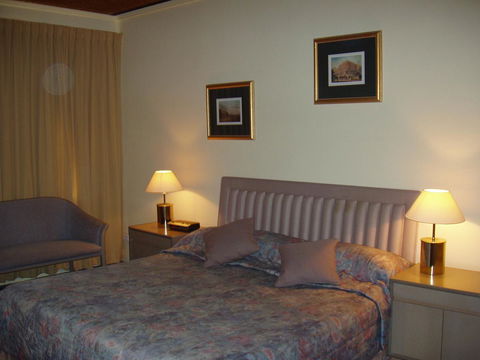 Temora Motel - Sunshine Coast Tourism 1