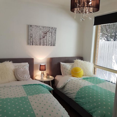 Belle In Bowral - Sunshine Coast Tourism 13