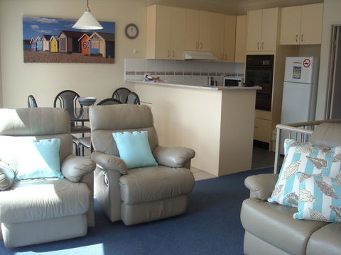 Beaches Apartments Merimbula - Sunshine Coast Tourism 2