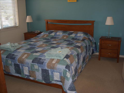 Beaches Apartments Merimbula - Sunshine Coast Tourism 6