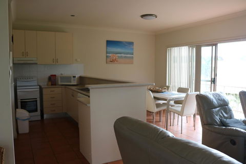 Beaches Apartments Merimbula - Sunshine Coast Tourism 17