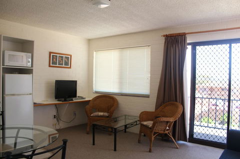 Narooma Palms Holiday Apartments - Holiday Sunshine Coast 9