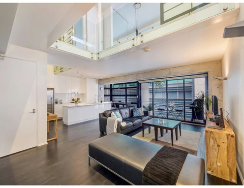 Urban Loft Close To Sydney Hot Spots - Sunshine Coast Tourism 0