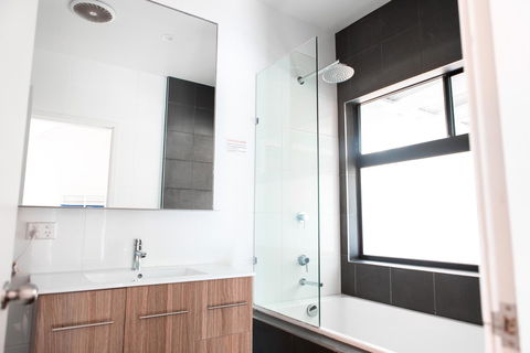 Wake Up! Byron Bay - Sunshine Coast Tourism 8