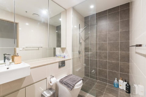 Sydney CBD Modern 2 Bedroom Apartment + Free Car Parking - Sunshine Coast Tourism 16