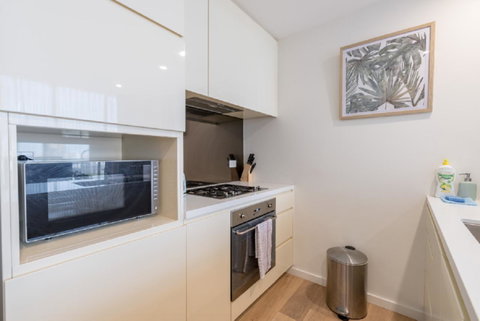 Sydney CBD Modern 2 Bedroom Apartment + Free Car Parking - Sunshine Coast Tourism 19