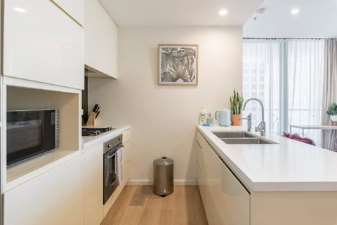 Sydney CBD Modern 2 Bedroom Apartment + Free Car Parking - Sunshine Coast Tourism 20