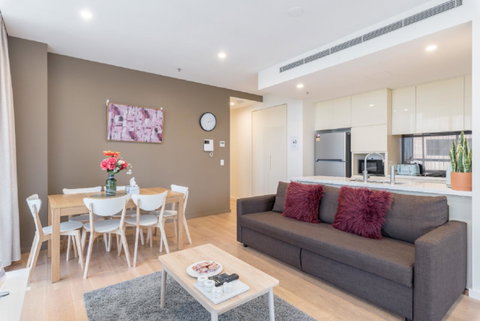 Sydney CBD Modern 2 Bedroom Apartment + Free Car Parking - Sunshine Coast Tourism 3