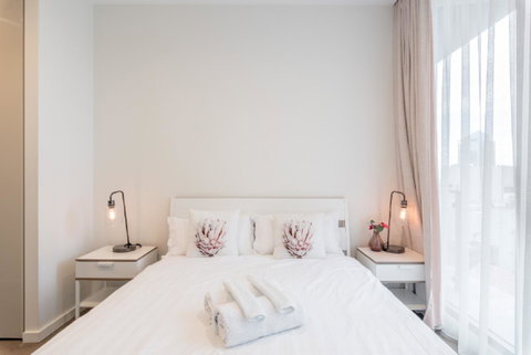 Sydney CBD Modern 2 Bedroom Apartment + Free Car Parking - Sunshine Coast Tourism 7