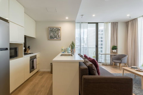 Sydney CBD Modern 2 Bedroom Apartment + Free Car Parking - Sunshine Coast Tourism 21
