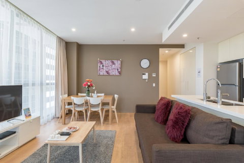 Sydney CBD Modern 2 Bedroom Apartment + Free Car Parking - Sunshine Coast Tourism 1