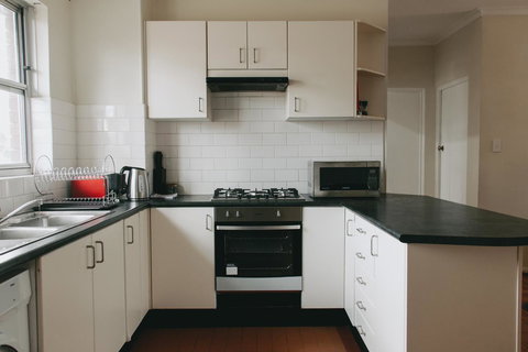 Lotus Stay Manly - Apartment 29B - Holiday Sunshine Coast 4