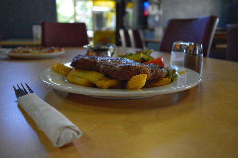 Brolga Hotel Motel - Coleambally - Sunshine Coast Tourism 24